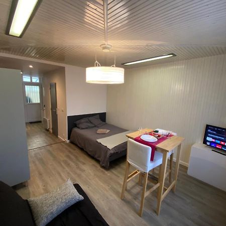 Les Coquelicots Wifi Apartment Troyes Exterior photo